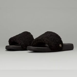 Brand New/Box Lululemon Women’s Restfeel Slide w/fleece; black; size 8